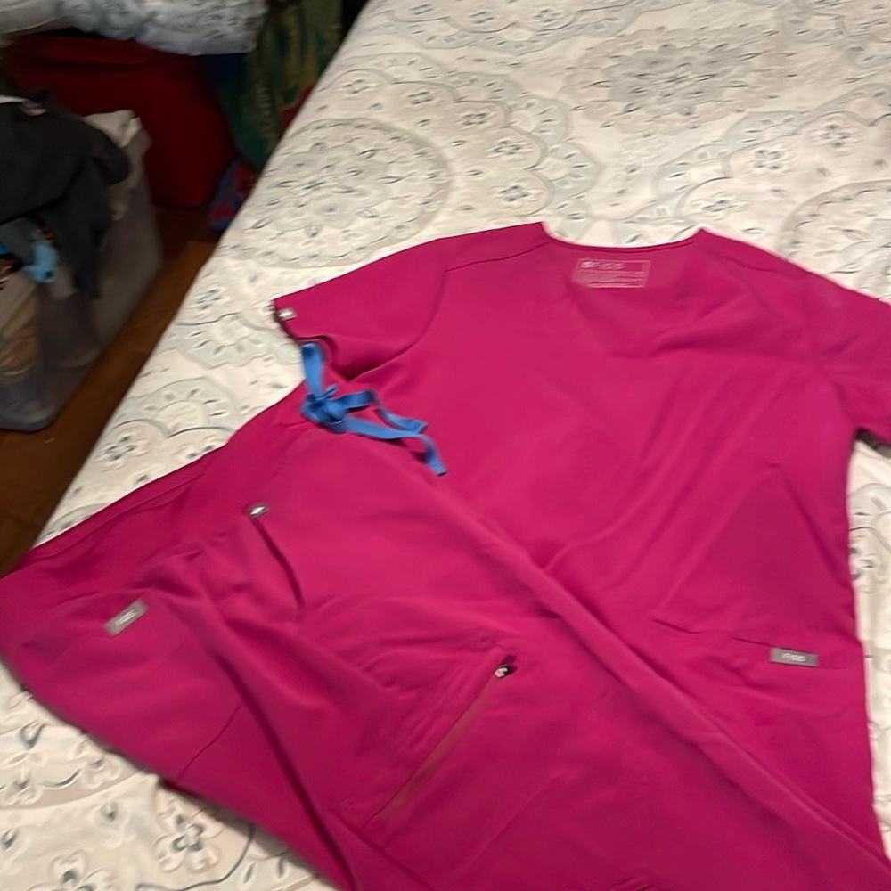 Figs scrubs set